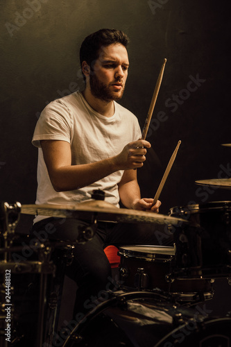 Φωτογραφία professional drummer details