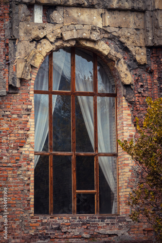 Big window © sergeka