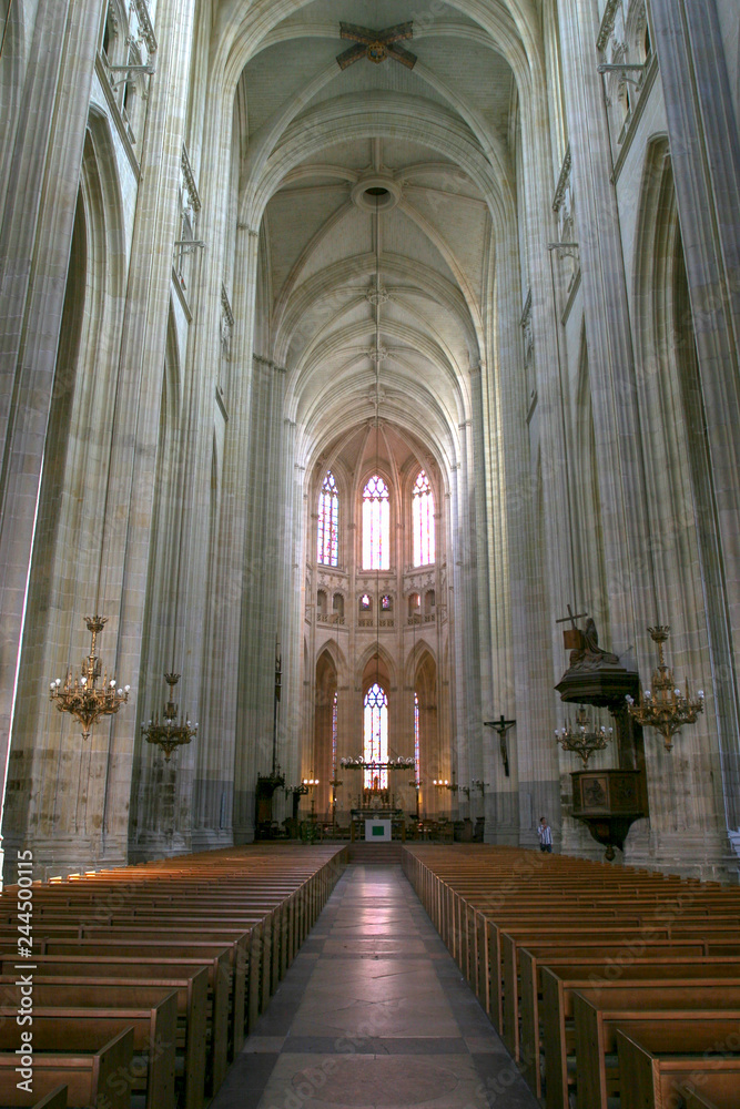 Fototapeta premium Nantes France 10-09-2018. Cathedral of saint Pierre an saint Paul in city of Nantes in France