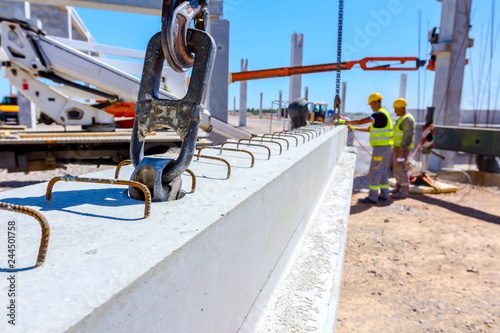 Canvastavla View on small side hook for increasing stability of burden, beam
