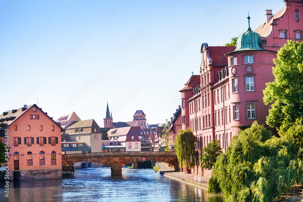 Fototapeta premium Ill river embankment at sunny day, Strasbourg