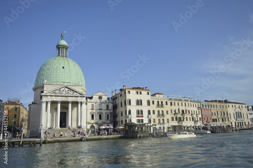 Igreja de san simeon piccolo em Veneza © @trabalho.paraisso