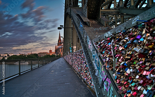 Liebesschlösser am Rhein