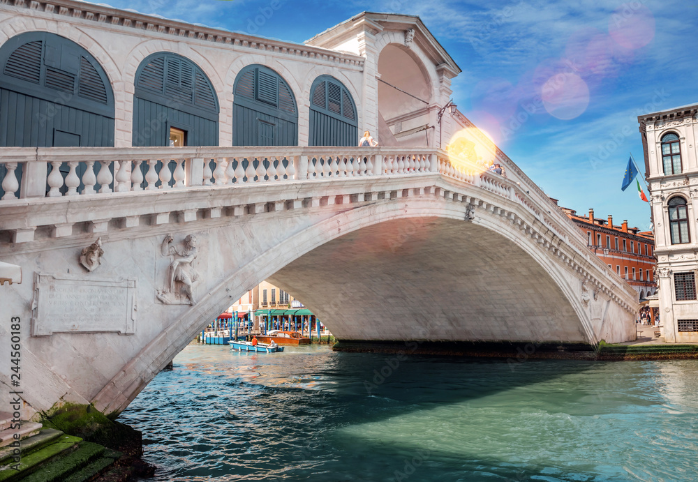 Le pont rialto de Venise