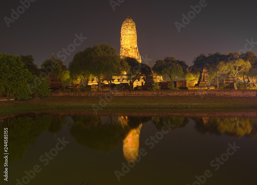 Photos Wat Phra Ram Temple at night in Ayuthaya