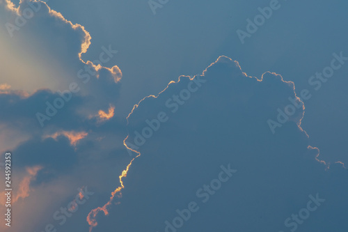 dramatischer Wolkenhimmel photo