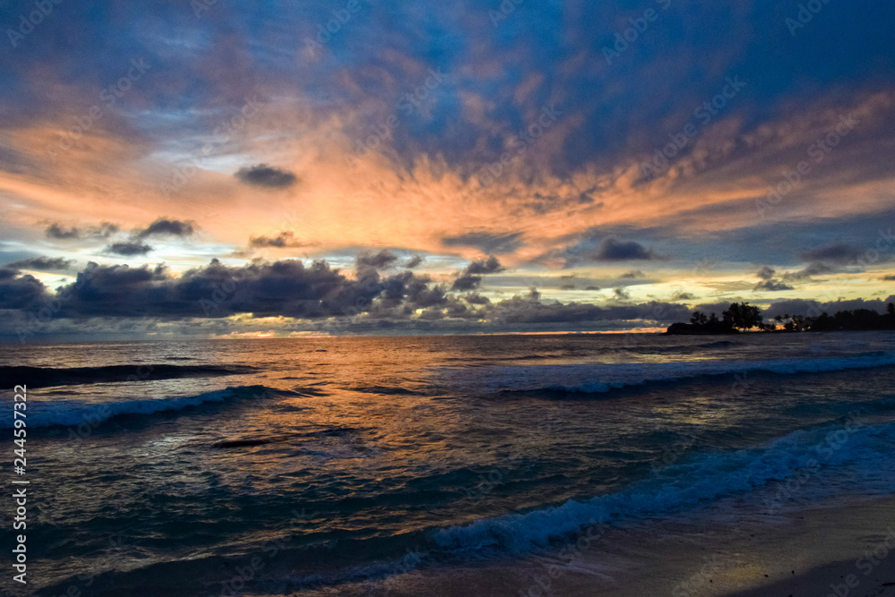 Coloured sunset on Seyshells island. Sea, summer, cloud, sky