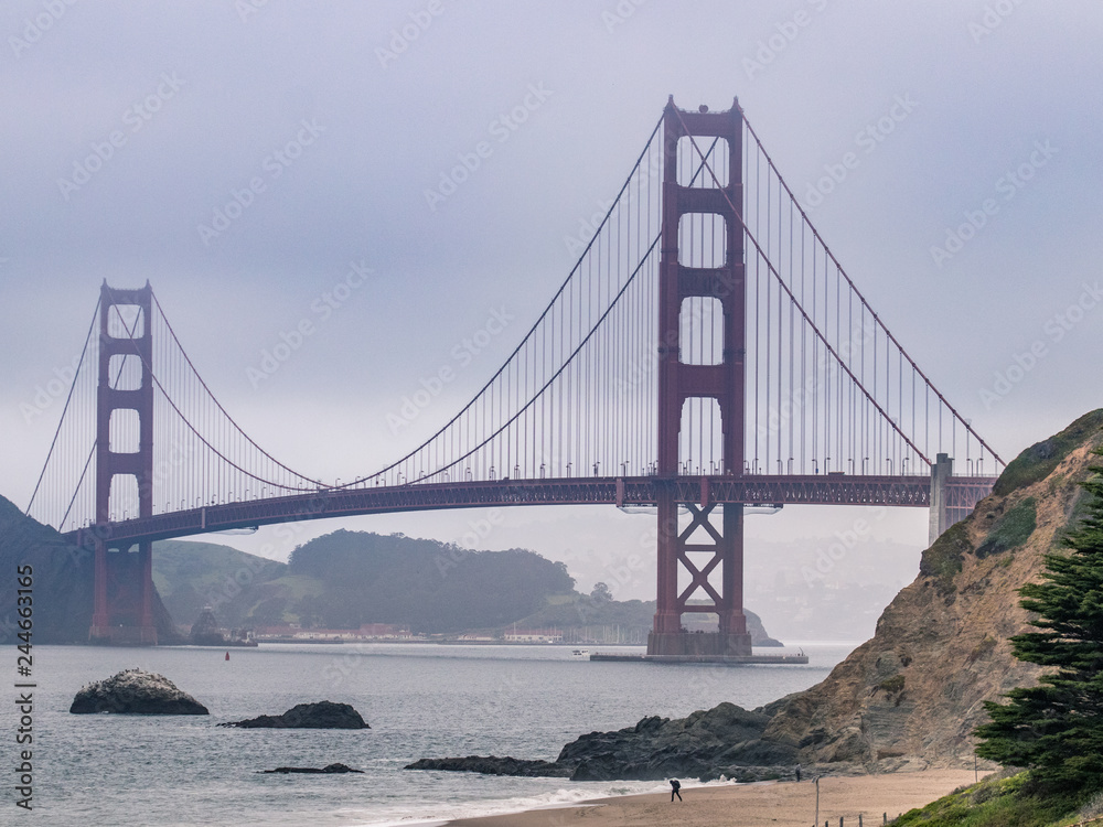 Stürmische Golden Gate Bridge Stürmische Golden Gate Bridge