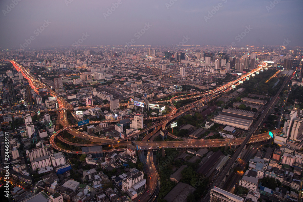 Fototapeta premium THAILAND BANGKOK CITY SKYLINE ROAD