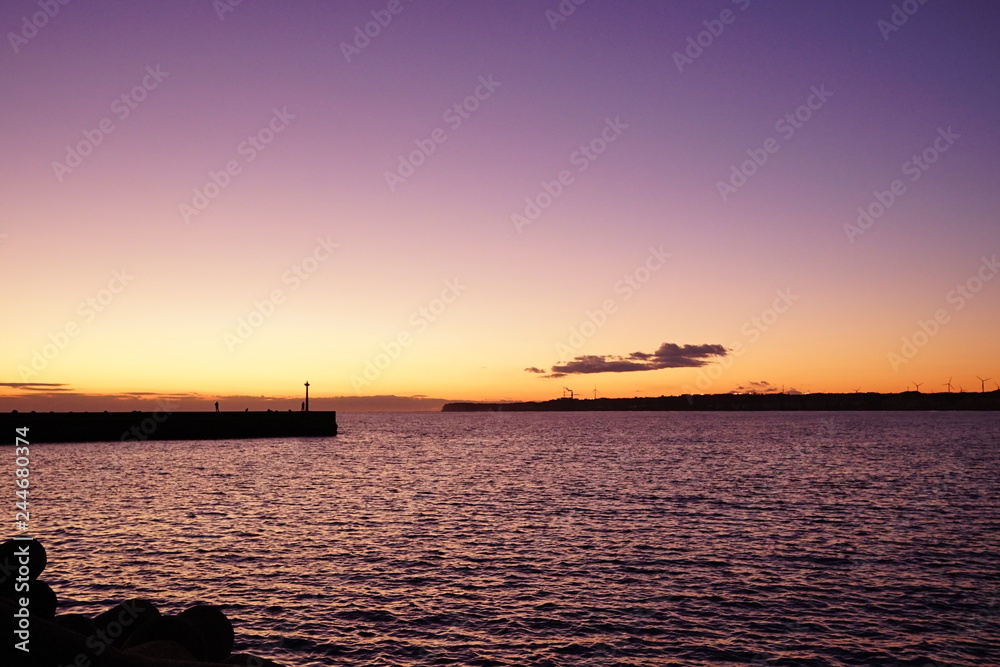 銚子マリーナの防波堤から見た夕焼け(2)