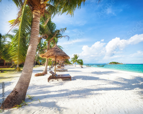 Fototapeta Naklejka Na Ścianę i Meble -  Asian tropical beach paradise in Thailand
