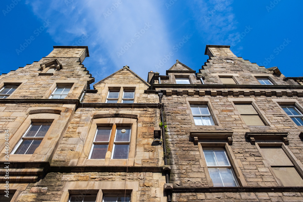 Typische Hausfassade in Edinburgh/Schottland