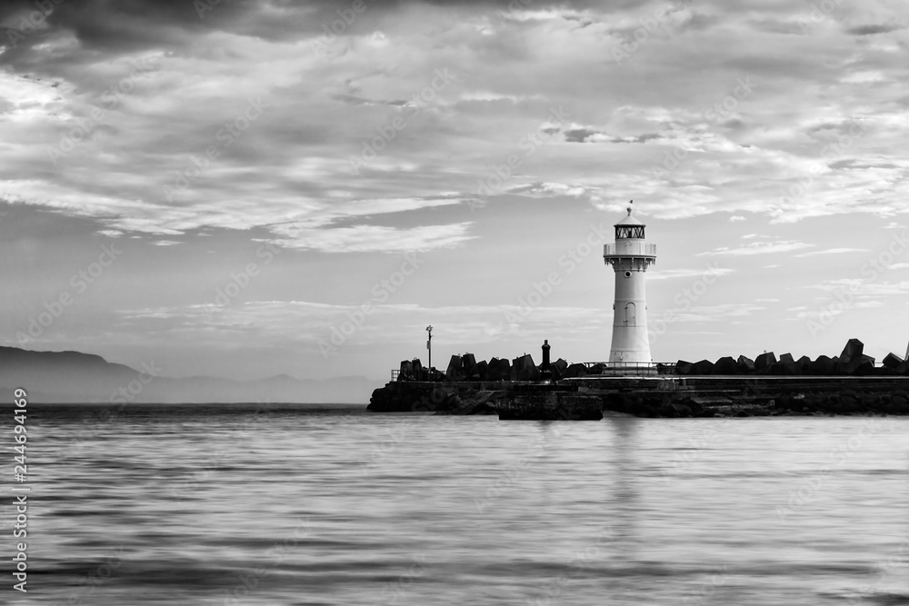 Wollong Lighthouse Low rise BW