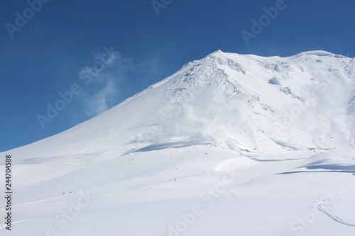 晴れた雪山８　北海道（旭岳） © G.Takase