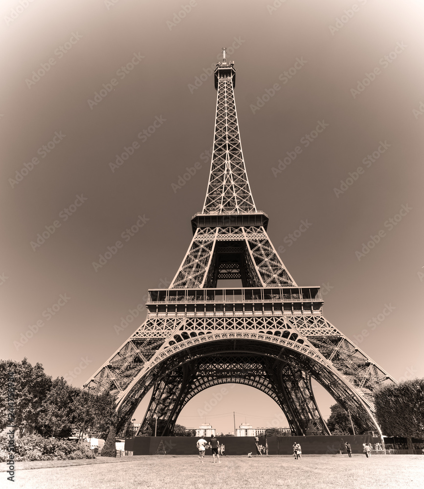 Eiffel tower in vintage effect