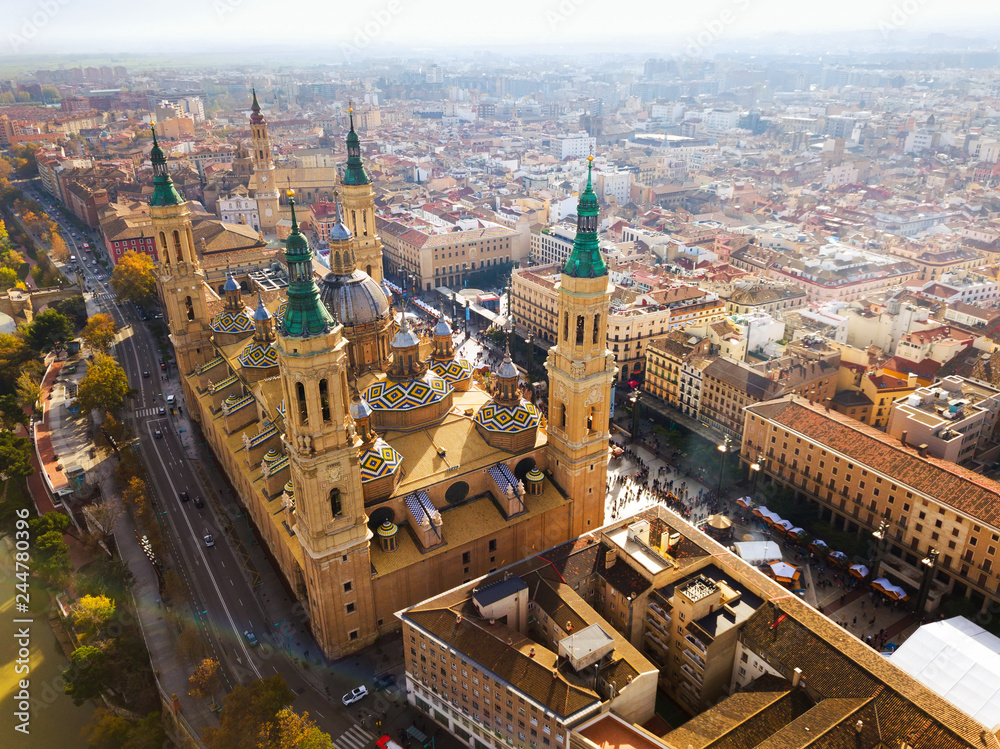 Obraz premium Saragossa with Cathedral Basilica
