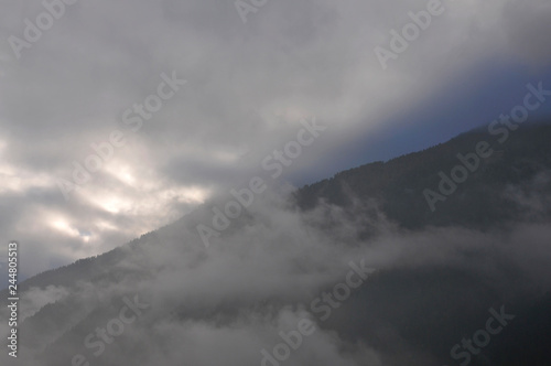 wolkenlandschaft über dem stubaital © lotharnahler
