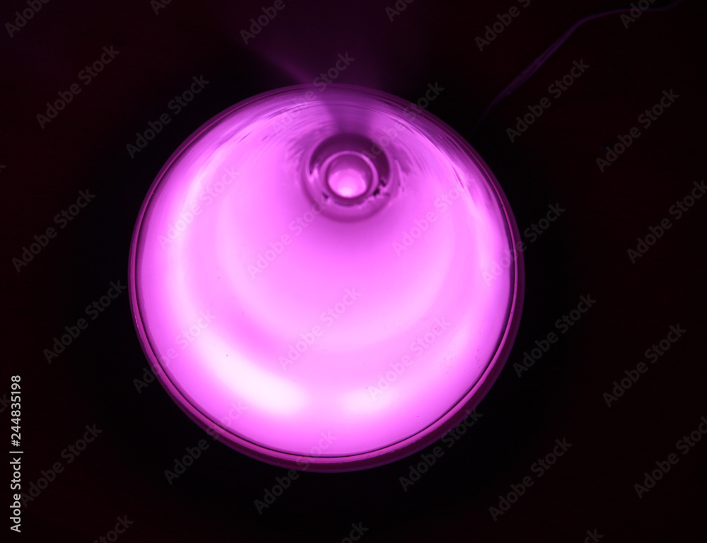 Lamp and humidifier pyramidal tool for aromatherapy