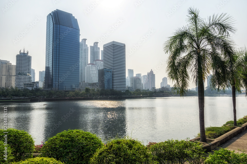 Obraz premium bangkok benjakitti park scenery