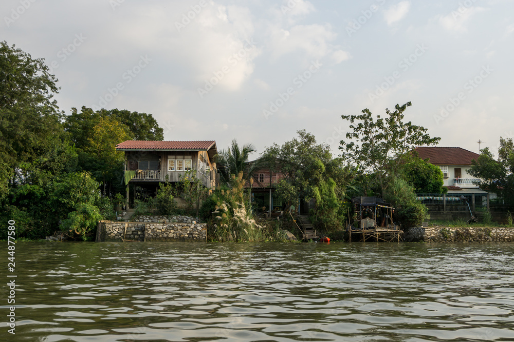Fototapeta premium Chao Phraya riverside houses