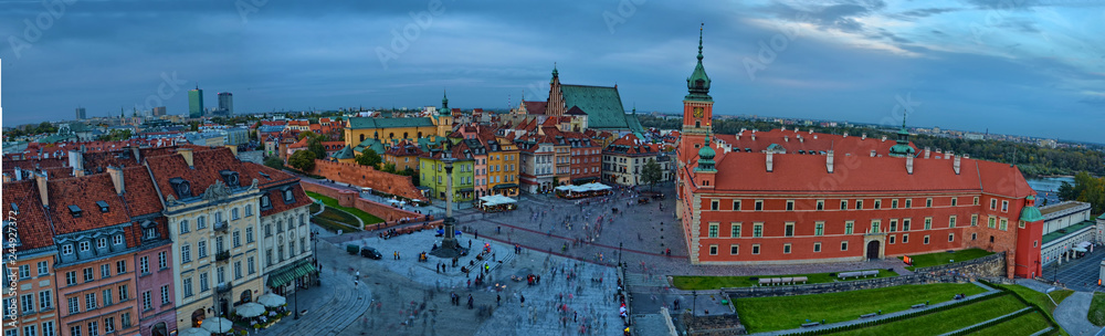 Obraz premium Panoramic view of Zamkowy Castle square, Warsaw, Poland