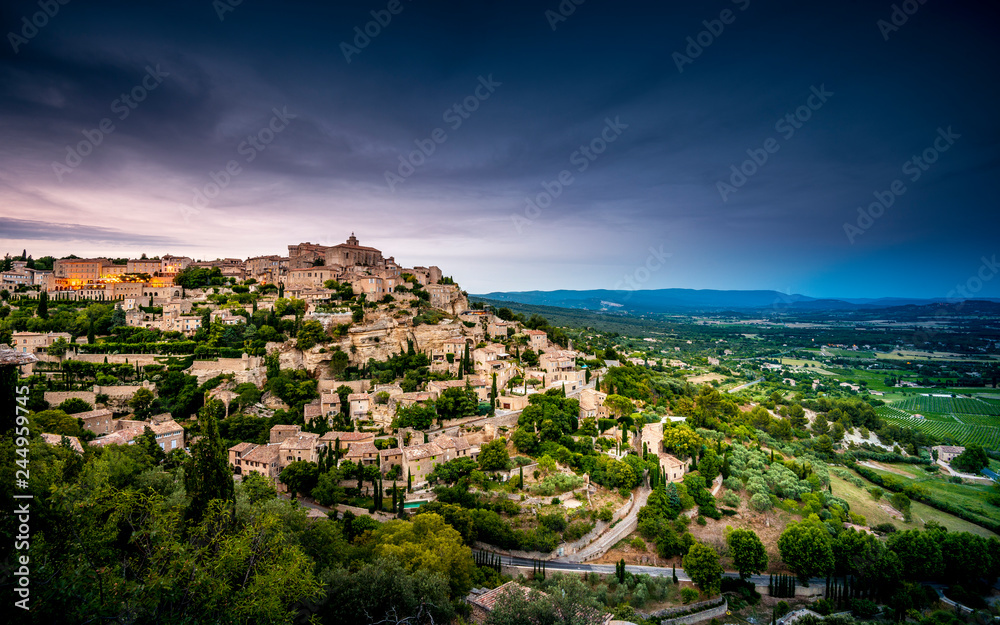 Fototapeta premium View of the medieval town of Gordes at dusk, Luberon, South of France
