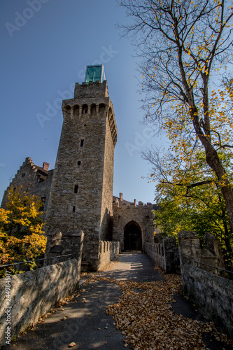 Waidhofen an der Ybbs ist eine Statutarstadt in Niederösterreich. Die Geschichte der Stadt wurde geprägt von ihrer jahrhundertelangen Stellung als Zentrum der Eisenverarbeitung. photo