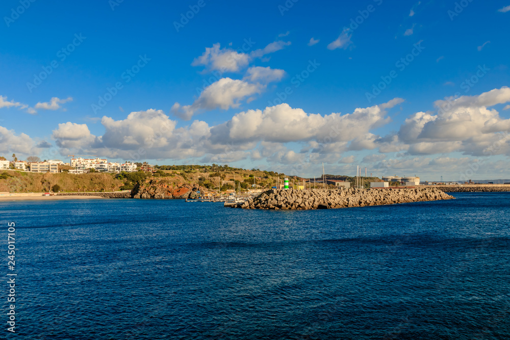 Vista da Cidade de Sines e da Praia Vasco da Gama, Alentejo, Portugal