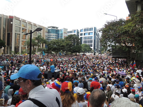 Masiva concentración de apoyo al Presidente de la Asamblea Nacional de Venezuela, Caracas 23 enero 2019  photo
