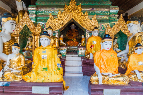 Baddha statues at Shwedagon Paya Pagoda in Yangon, Myanmar