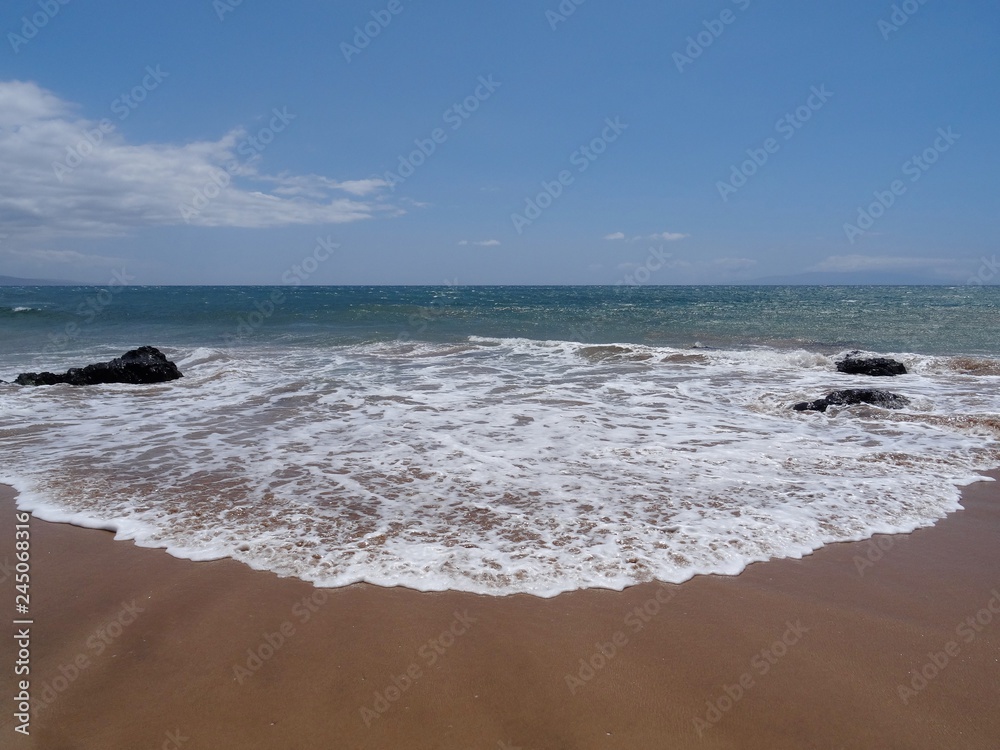 Fototapeta premium A wave in the Kamaole Beach Park I