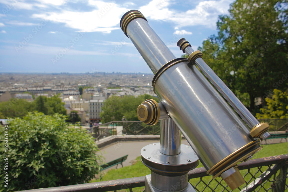 telescope on top of montmartre