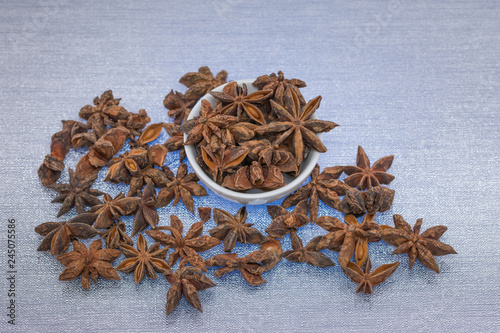  Dried anise condiment