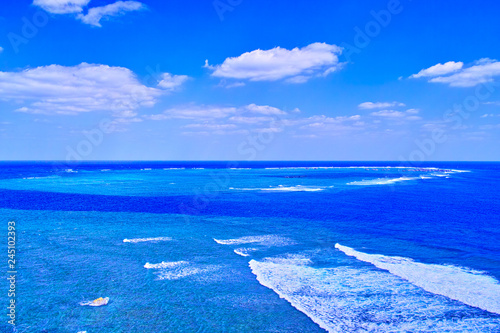 宮古島。東平安名崎の北側に広がる浅瀬
