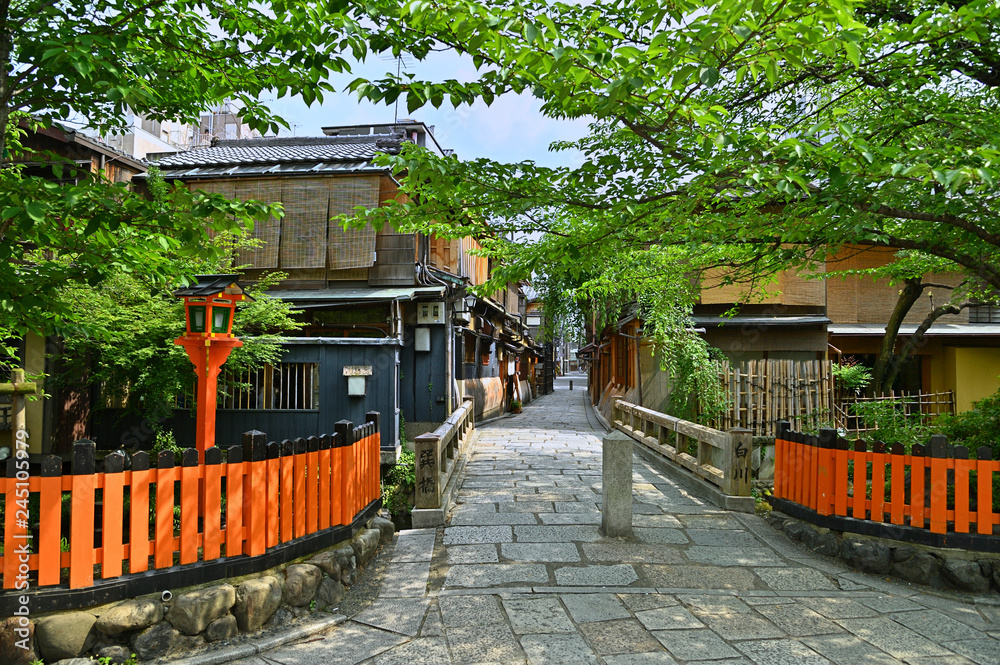 Fototapeta premium 祇園 白川 巽橋