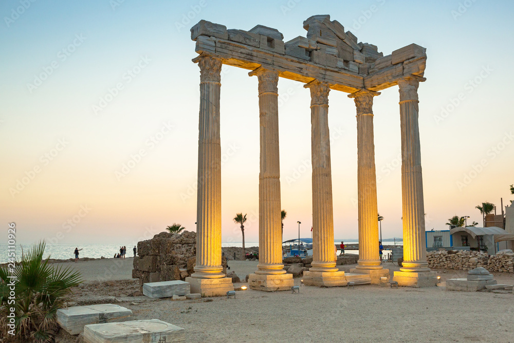 Naklejka premium The Temple of Apollo in Side at sunset, Turkey