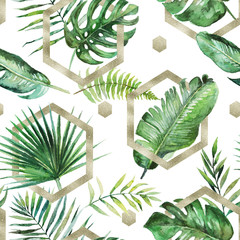 Gordijnen Tropische bladerprint patronen Green tropical palm & fern leaves with gold geometric shapes on white background. Watercolor hand painted seamless pattern. Tropical illustration. Jungle foliage.  © Veris Studio