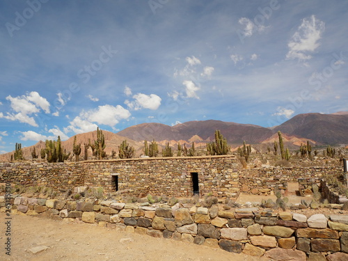 Obraz na płótnie Tilcara in the quebrada de Humahuaca, Argentina w salonie