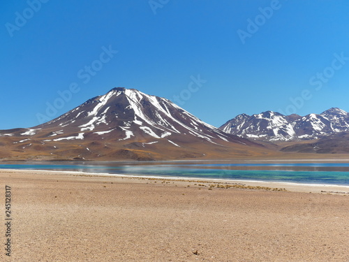 Obraz na płótnie Lagunas altiplanica in the desert of Atacama, Chile. w salonie