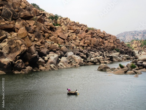 Die Ruinen von Hampi / Weltkulturerbe in Karnataka, Südindien photo