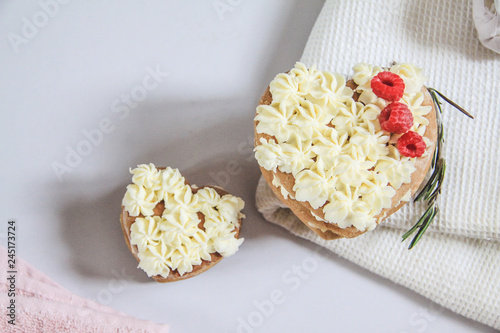 heart cake, sponge cake, raspberry
