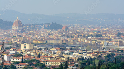 Settignano is an ancient Tuscan town on a hill, with a beautiful panoramic view of Florence. The city is located in the northeast of Florence. It is calm and private here.