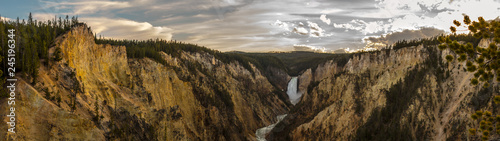 grand canyon of yellowstone