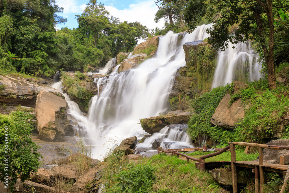 Obraz premium Mae Klang Waterfall, Doi Inthanon National Park, Chiang Mai, Thailand