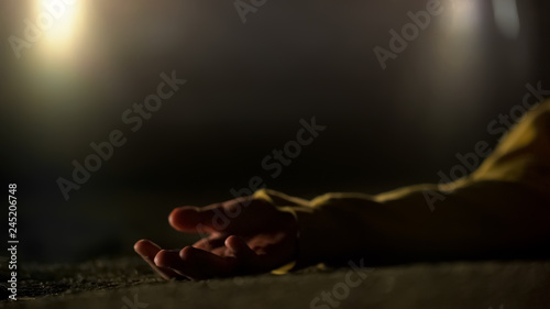 Photos Maniac driving away from place of murder, dead female victim lying on road