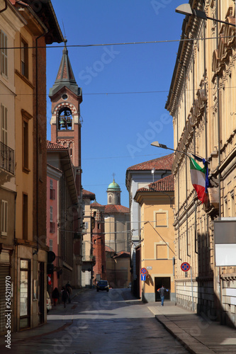 centro città con palazzi storici ad asti in italia in europa, asti downtown with historic palaces in italy, europe
