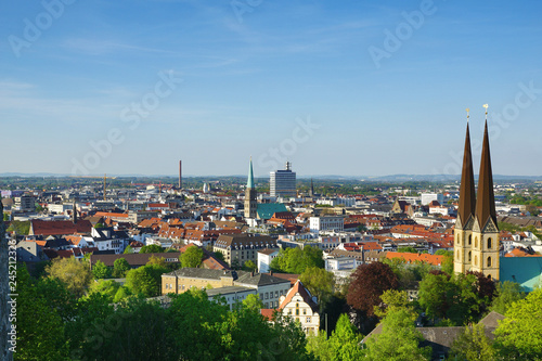 Stadtansicht Bielefeld mit Nikolaikirche und Neustädter Marienkirche