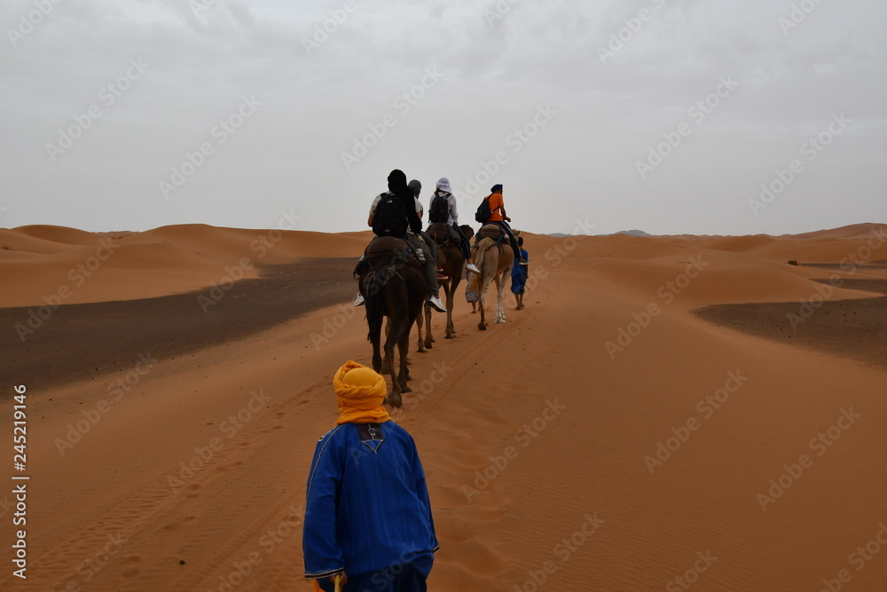 ERG CHEBBI DESSERT - MERZOUGA - SAHARA - MARRUECOS ERG CHEBBI DESSERT - MERZOUGA - SAHARA - MARRUECOS