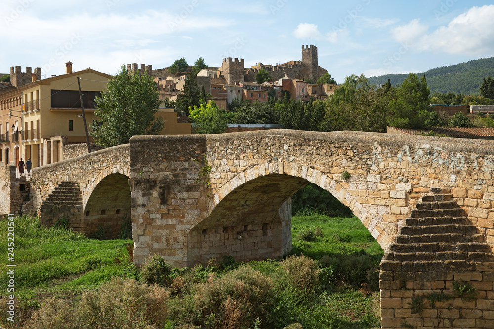 Pont Vell (The Old Bridge) and the fortress of Montblanc town, Catalonia, Spain