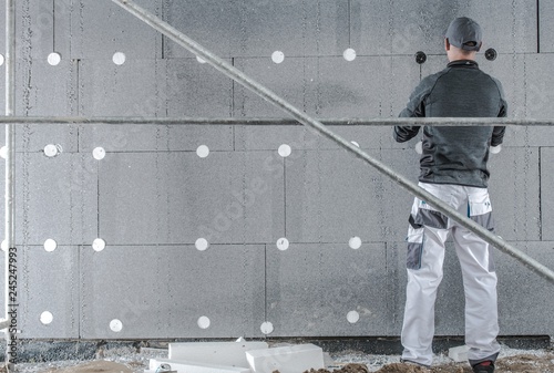 Canvastavla Installing Graphite Insulation